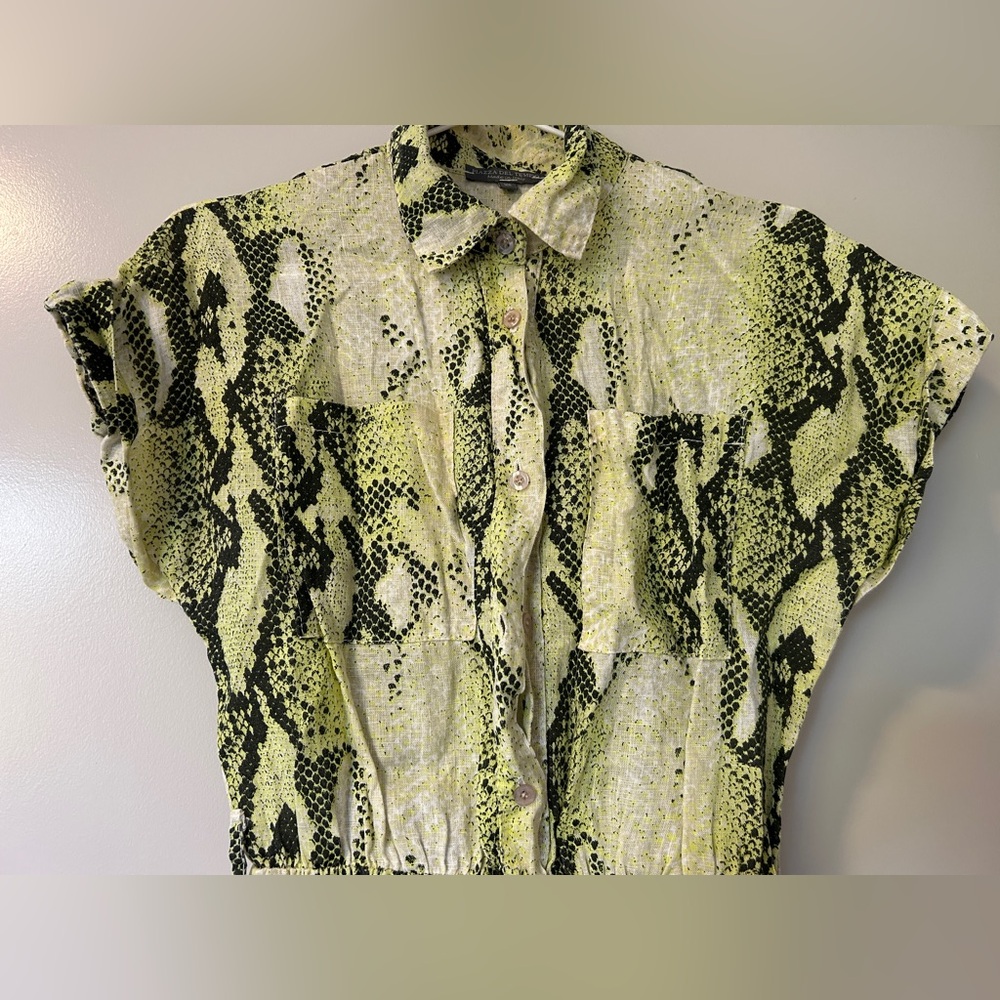 100% linen made in Italy Dress 
Women’s size XS
Snake print
